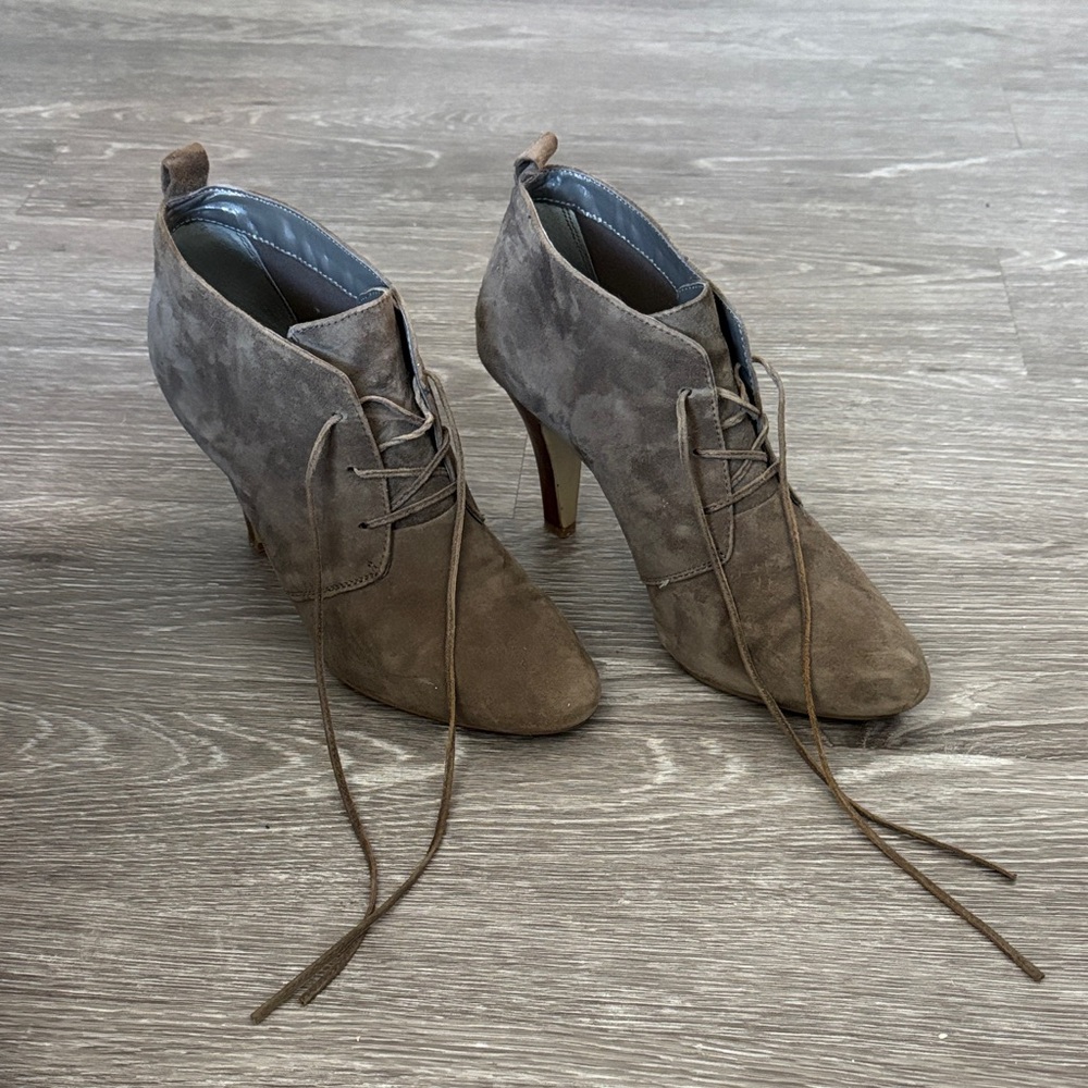 Elegant Brown Lace-Up Ankle Boots